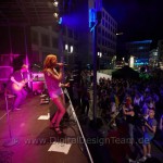Sängerin Irina Kühn spielt live u.a. mit der Band PARTYBLUES