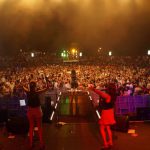 Sängerin Irina Kühn beim Lichterfest auf der 107.7 Bühne